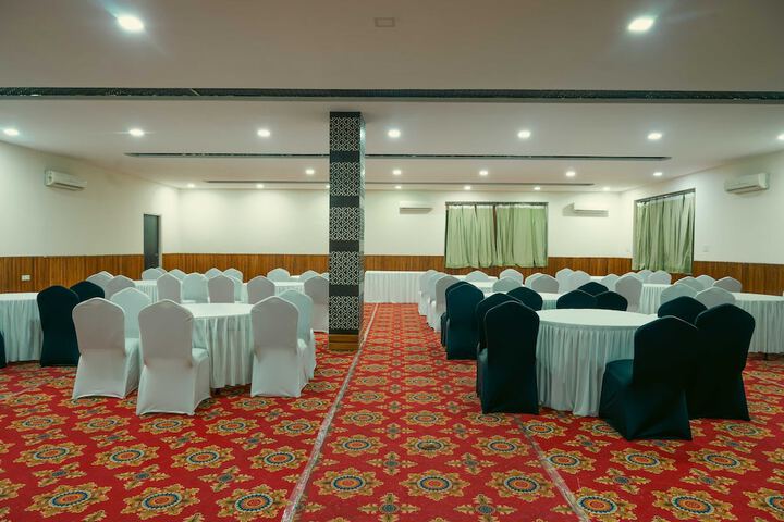 Ballroom/Hall 81 of 101