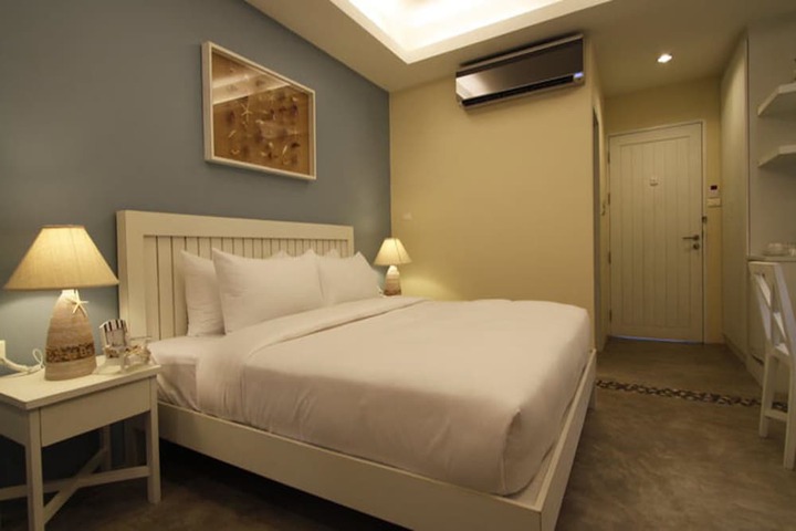 Room 7 of 74