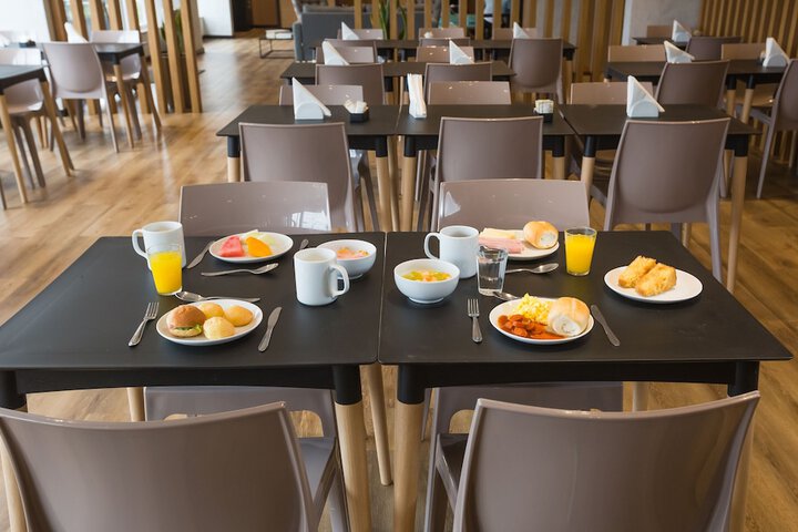 Breakfast/Coffee Service 34 of 40