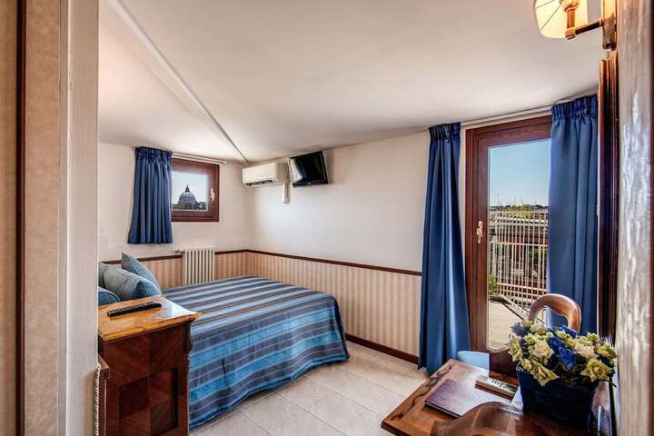 Room 44 of 72