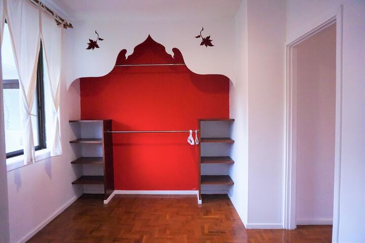 Room 17 of 115