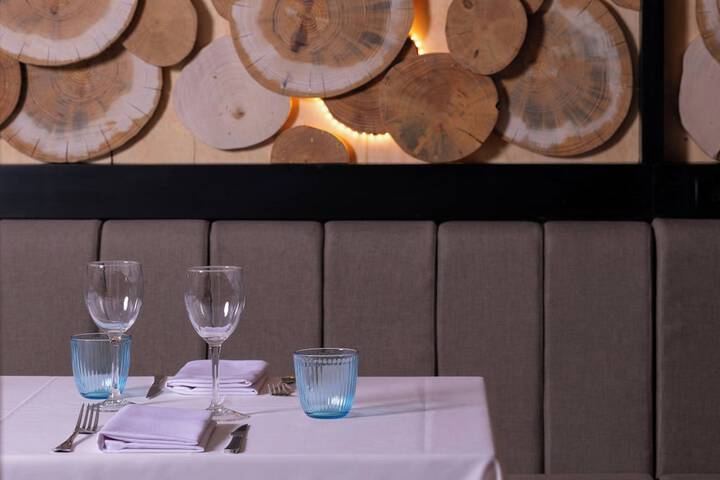 Dining 78 of 156