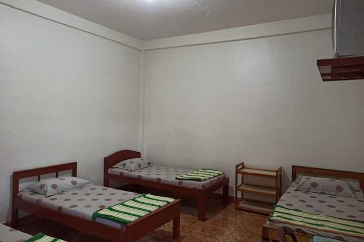 Room 10 of 25