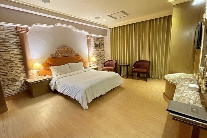 Room 22 of 68