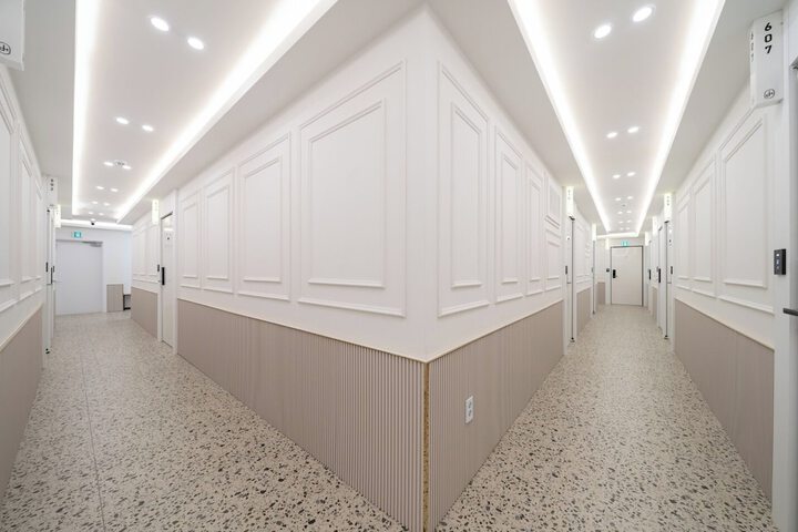 Ballroom/Hall 35 of 43