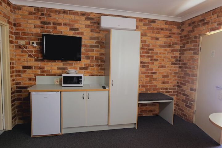Room 34 of 63