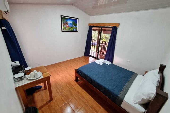 Room 6 of 16