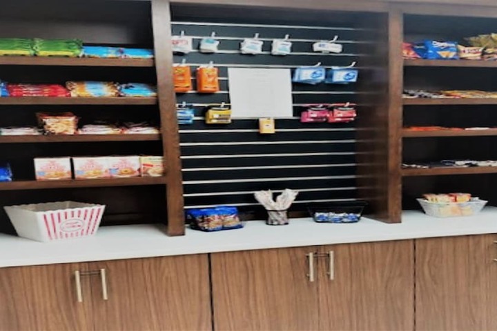 Snack bar