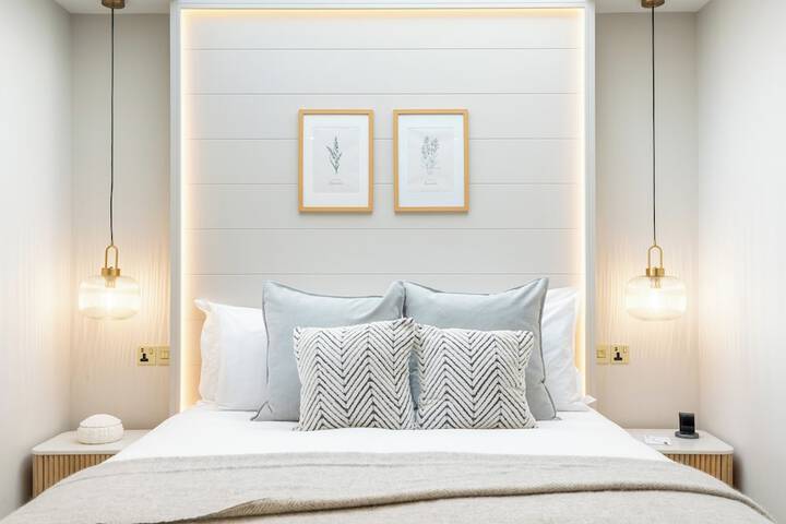 Room 4 of 38