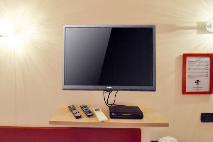Room 18 of 28