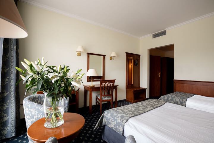 Room 6 of 23