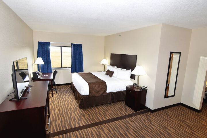 1 King Bed Suite (36 of 44)