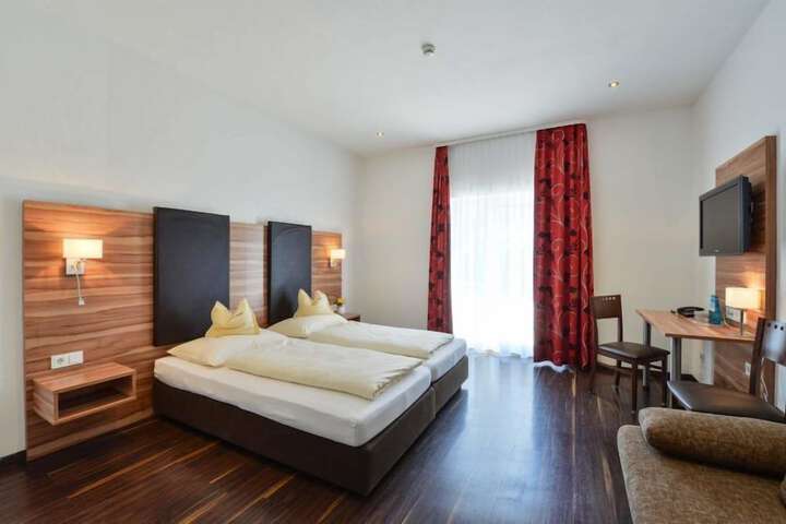 Room 8 of 29