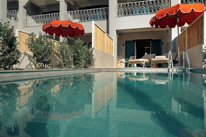 Pool 62 of 86