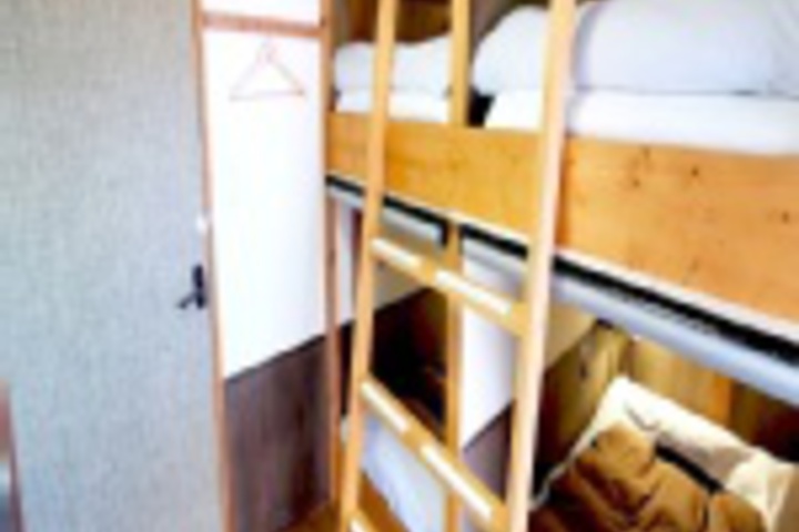 Room 73 of 192