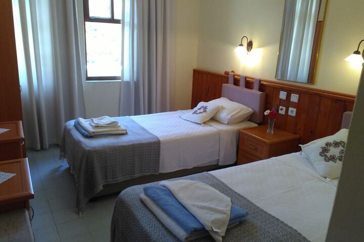Room 5 of 25