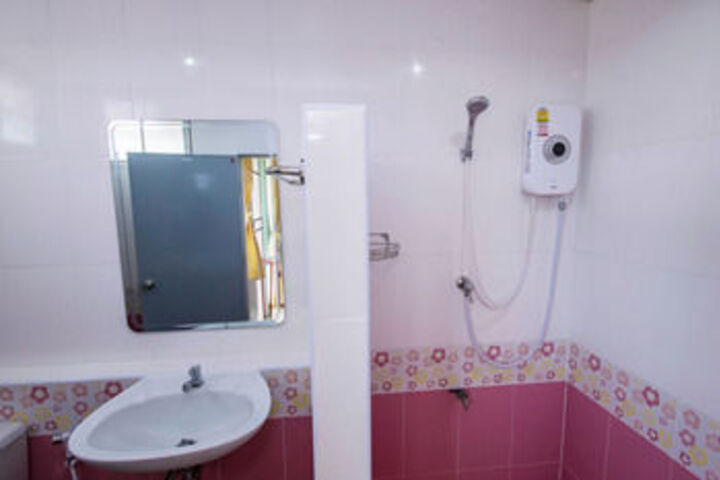 Room 2 of 48