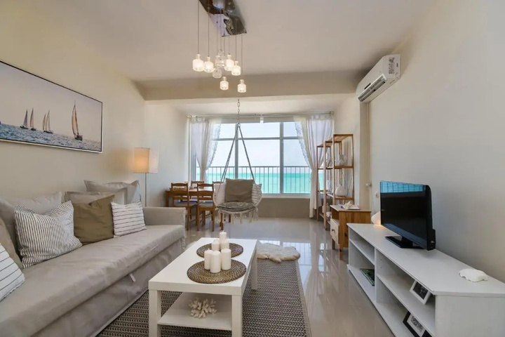 Room 4 of 15