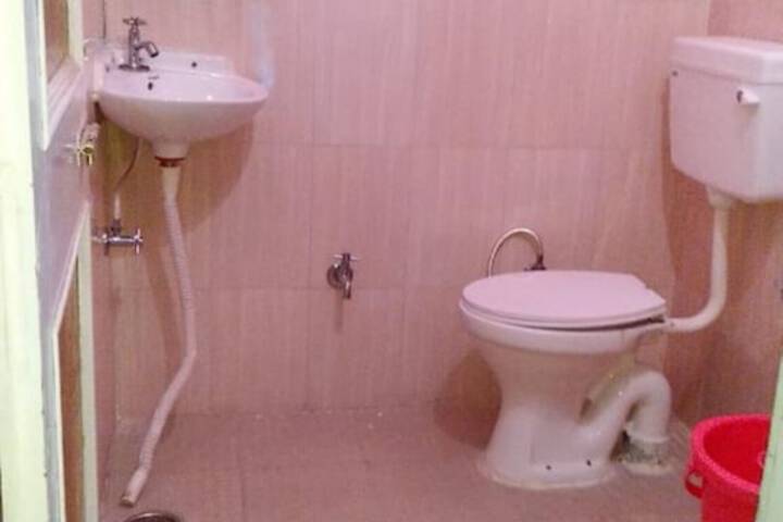 Room 14 of 16