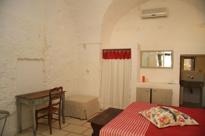 Room 14 of 81