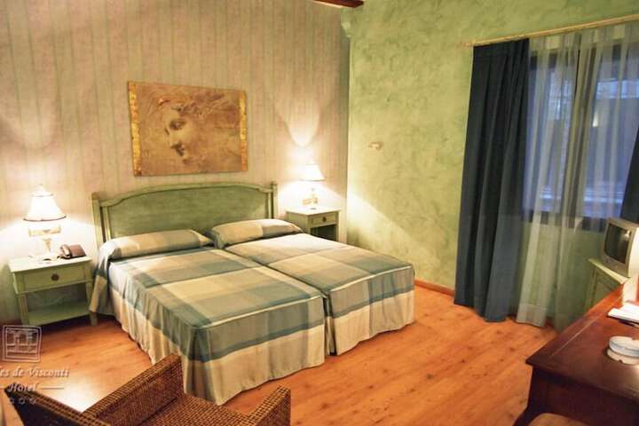 Room 12 of 22