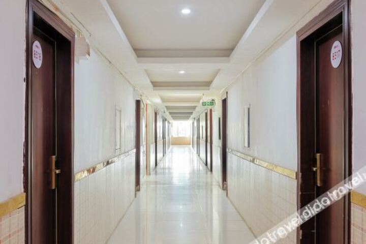Hotel Interior 7 of 22