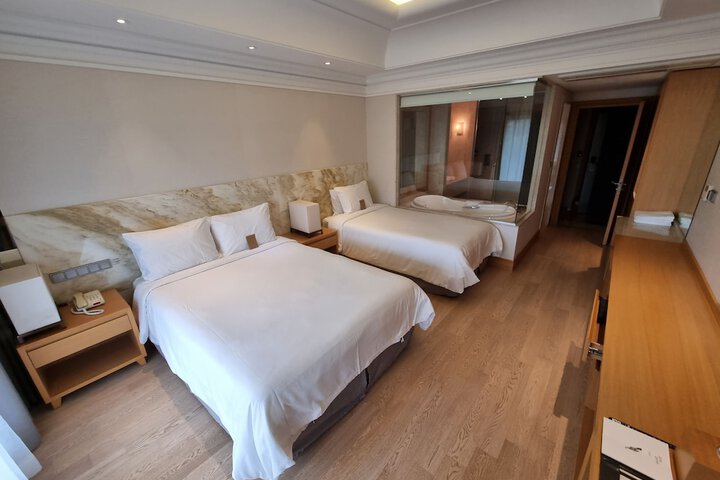 Room 29 of 100