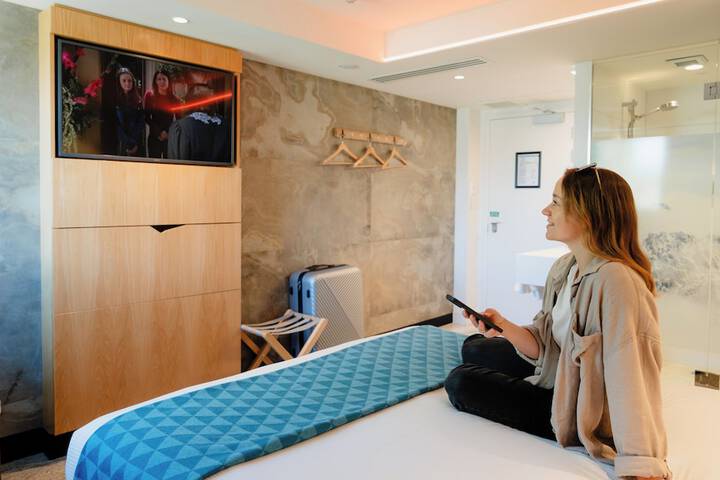 Room 9 of 48
