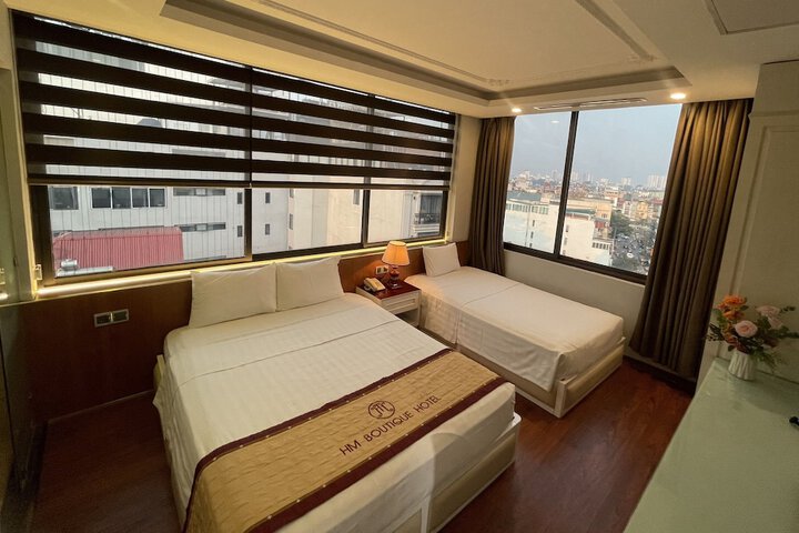 Room 16 of 98