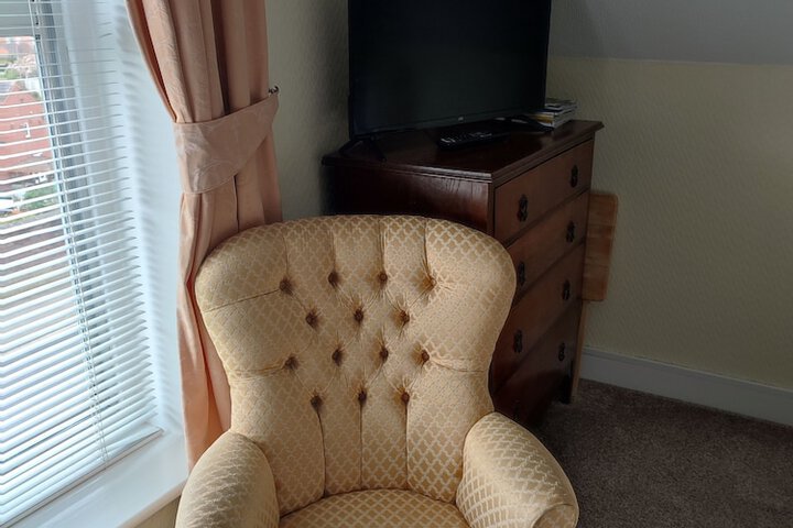Room 13 of 42