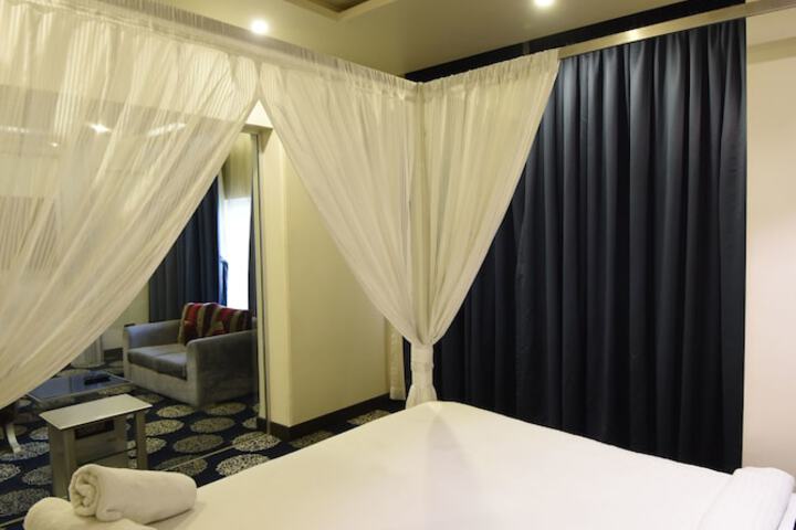 Room 8 of 60