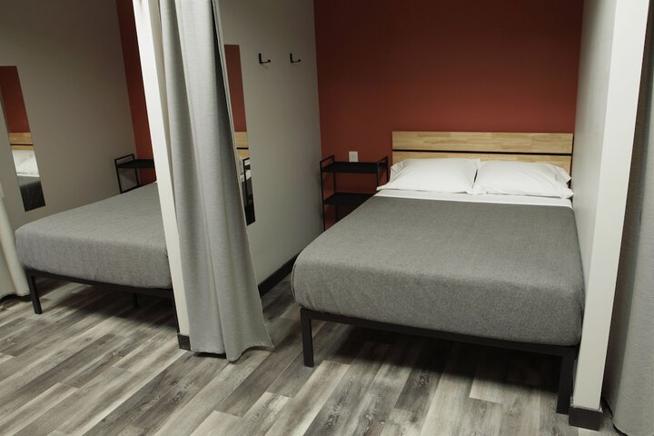 Room 6 of 39