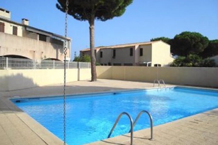 Pool 5 of 7