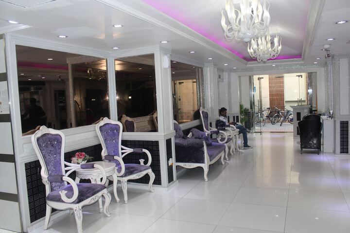 Entrance & Lobby