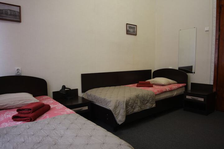 Room 12 of 87
