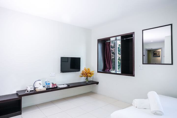 Room 13 of 46