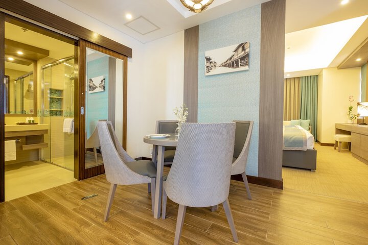 Room 15 of 49