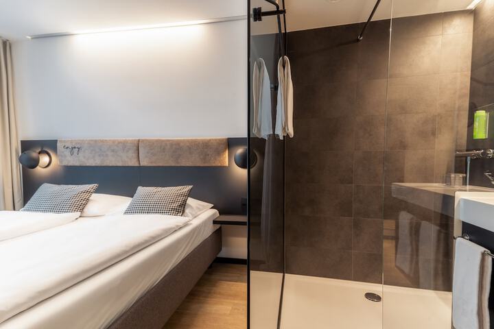 Room 29 of 111