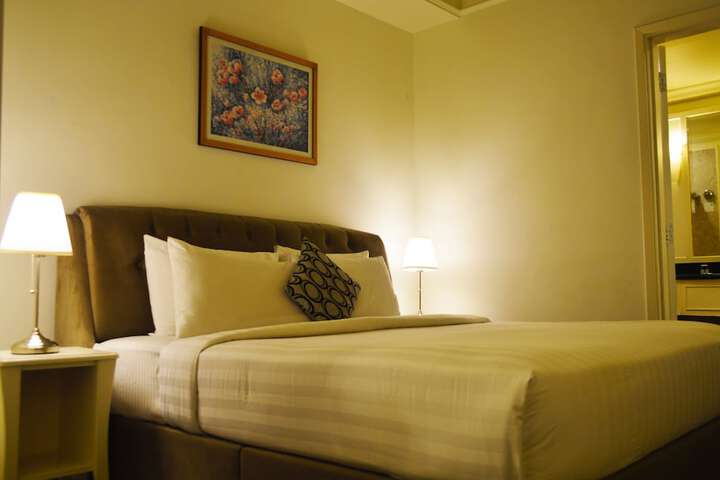 Room 7 of 82