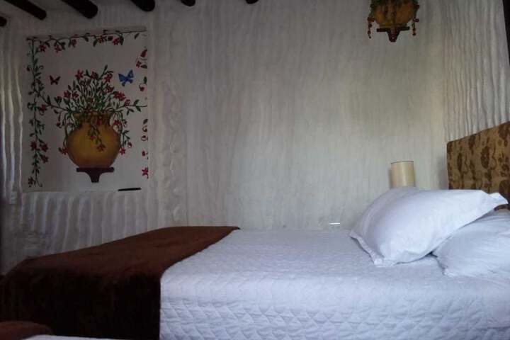Room 6 of 33