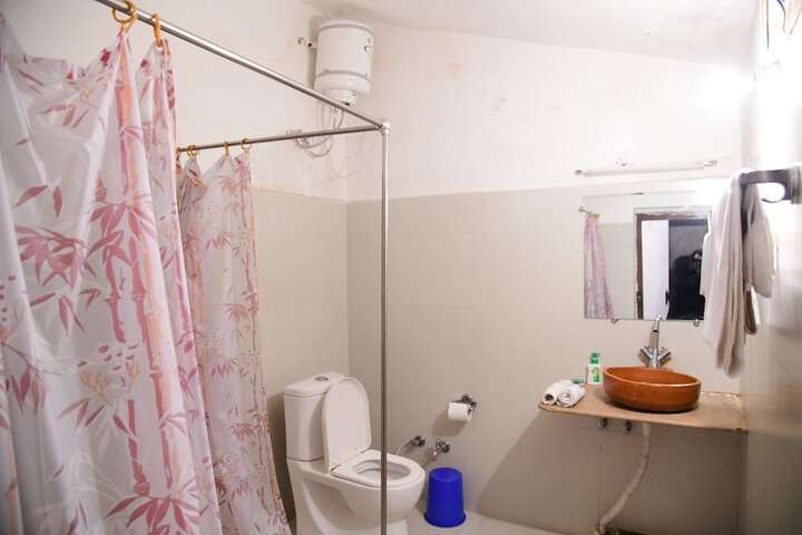 Room 32 of 45