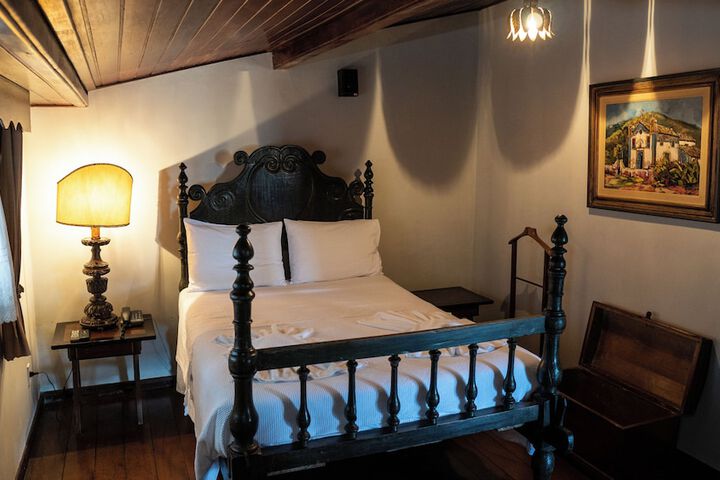 Room 4 of 41