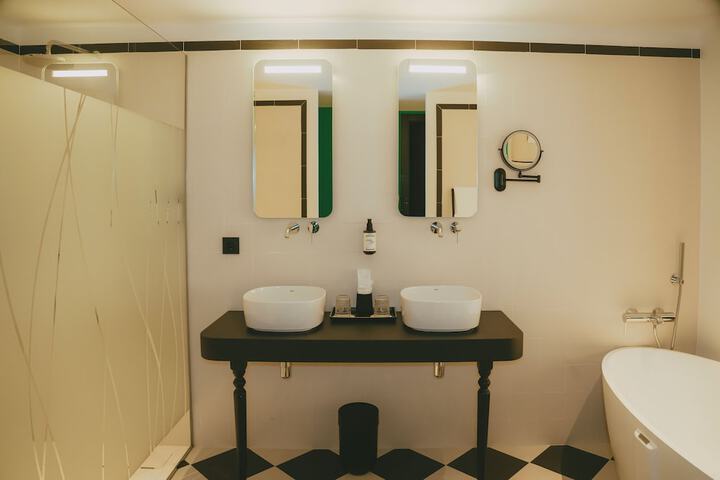 Room 30 of 54