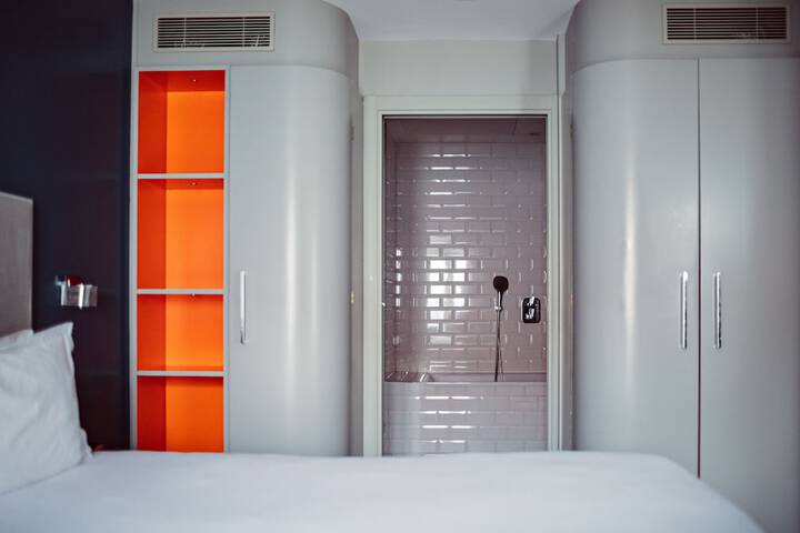 Room 64 of 113