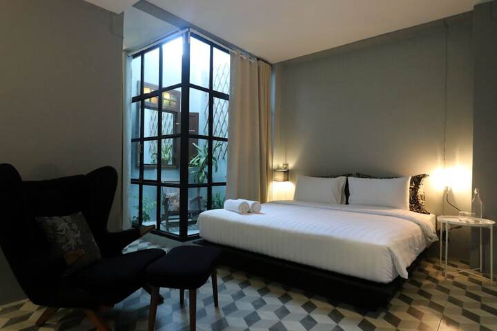 Room 4 of 39
