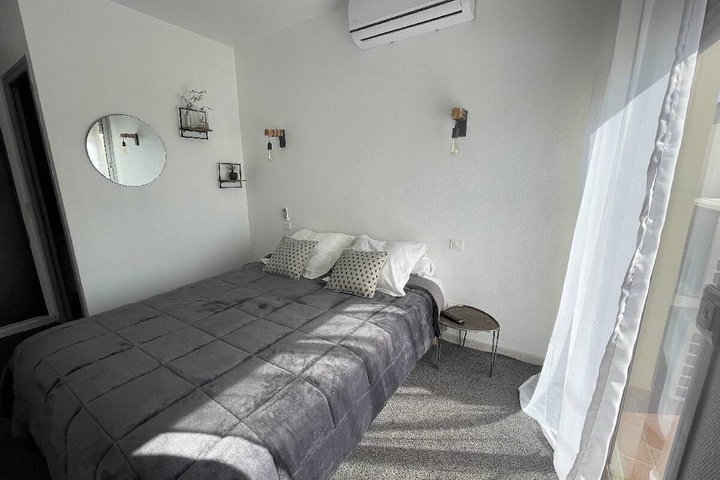 Room 10 of 19