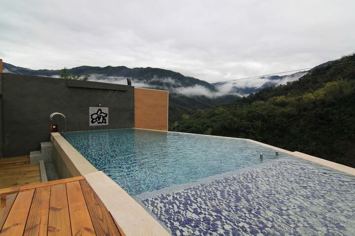 Pool Hotel