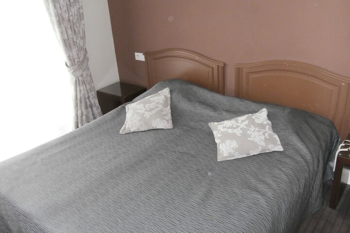 Room 6 of 39