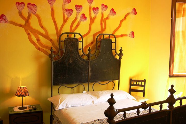 Room 2 of 65