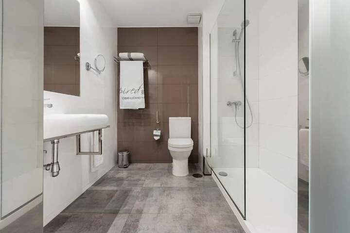 Room 12 of 30